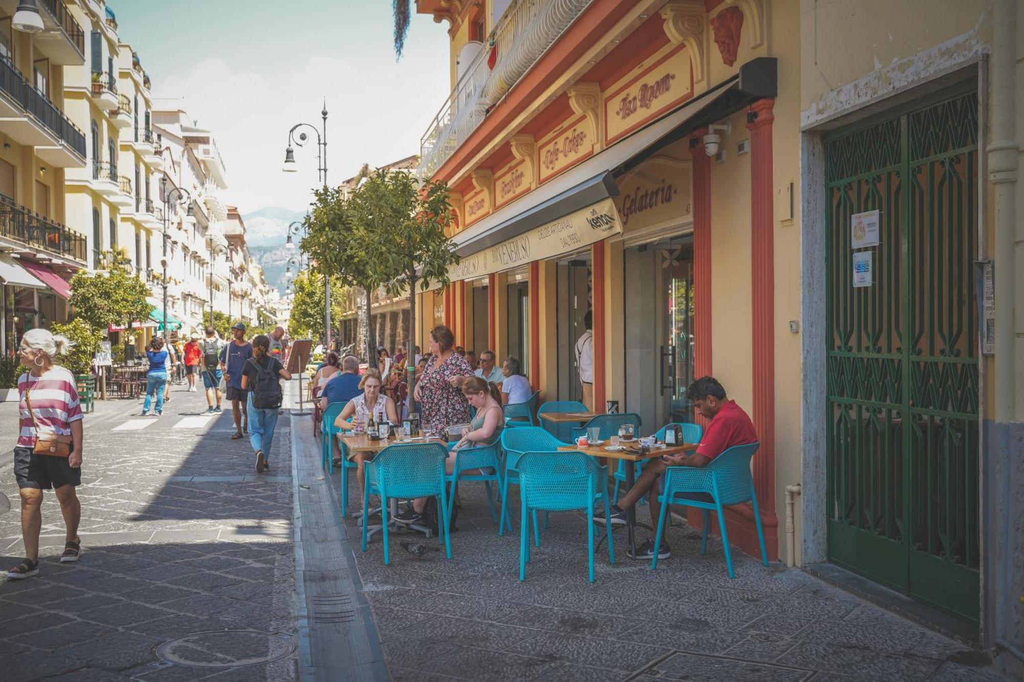 Cafe Latino Suites Sorrento Exterior photo